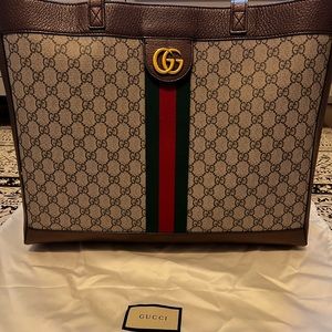 GUCCI OPHEDIA SOFT GG SUPREME MEDIUM TOTE